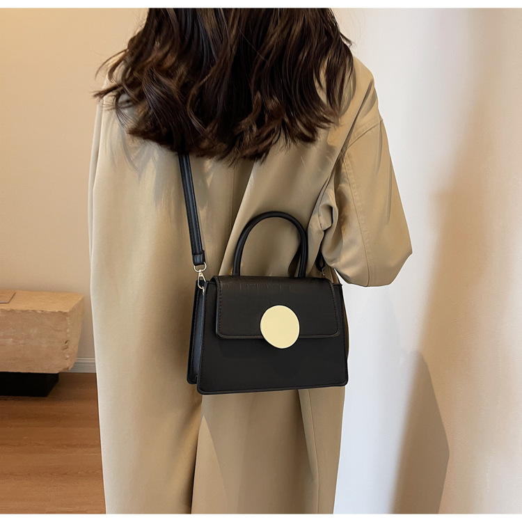 Women's Small Pu Leather Solid Color Elegant Basic Square Flip Cover Shoulder Bag Handbag Crossbody Bag display picture 3