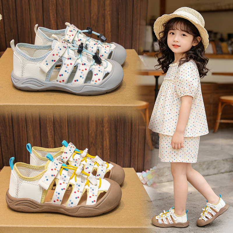 Fashionable breathable shoes