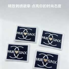 依绣电脑绣花章流行小号黑色徽章刺绣布贴潮流衣服装饰补丁贴图