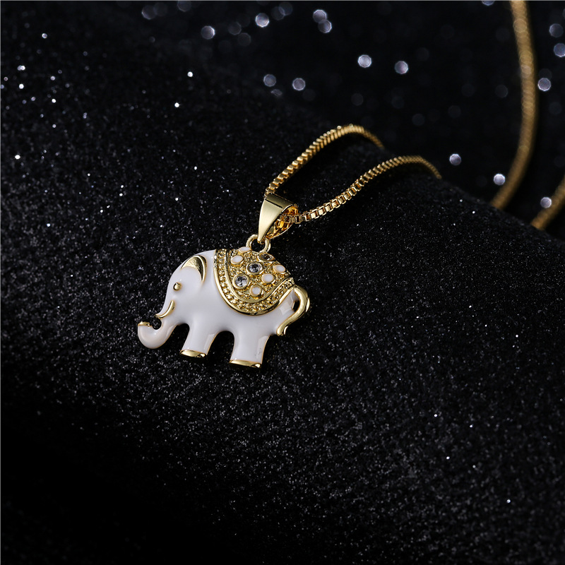 Collier Pendentif Éléphant Huileux Bicolore Noir Et Blanc display picture 2