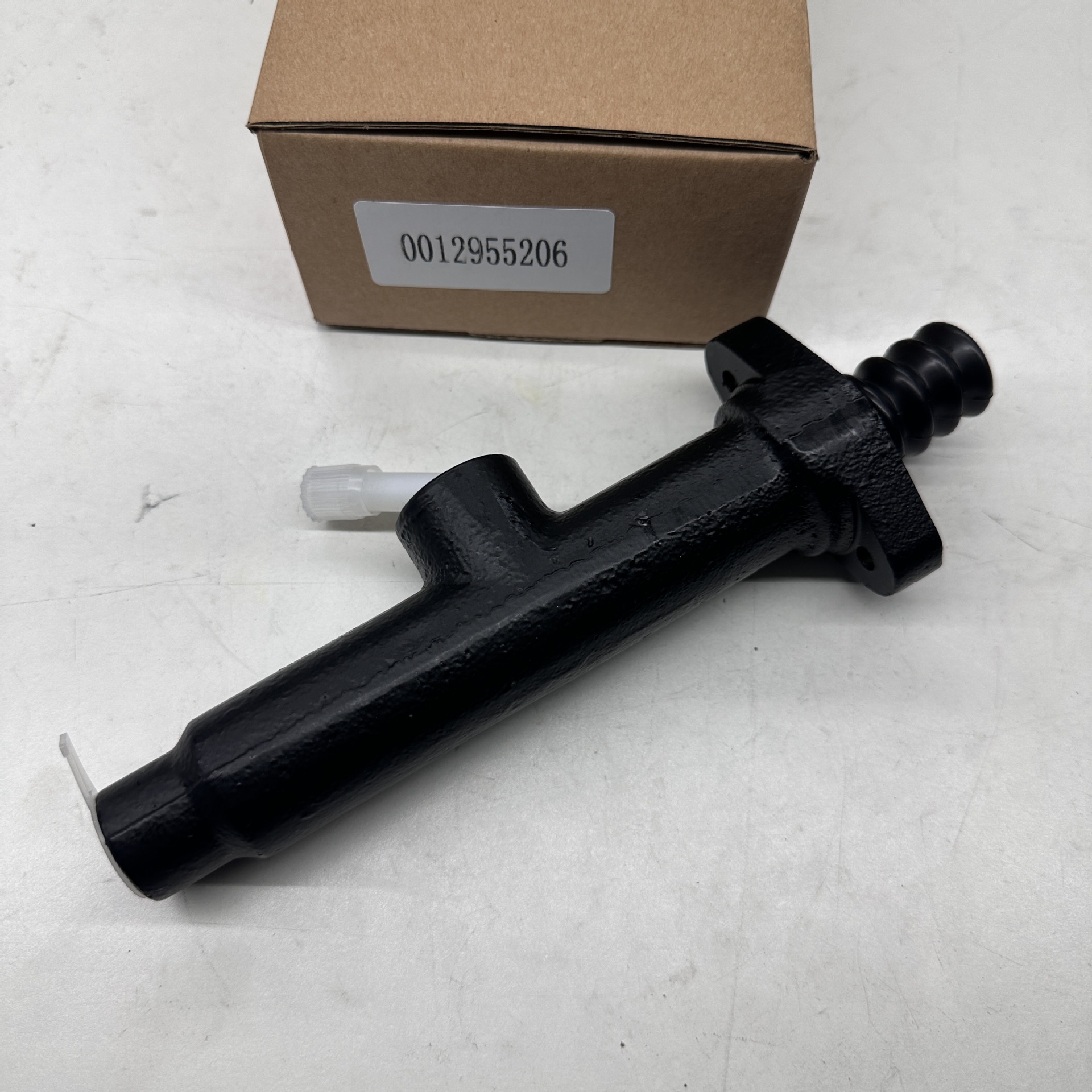Suitable for Mercedes-Benz Clutch Master Cylinder 0012955206 A0012955206 A0012955906
