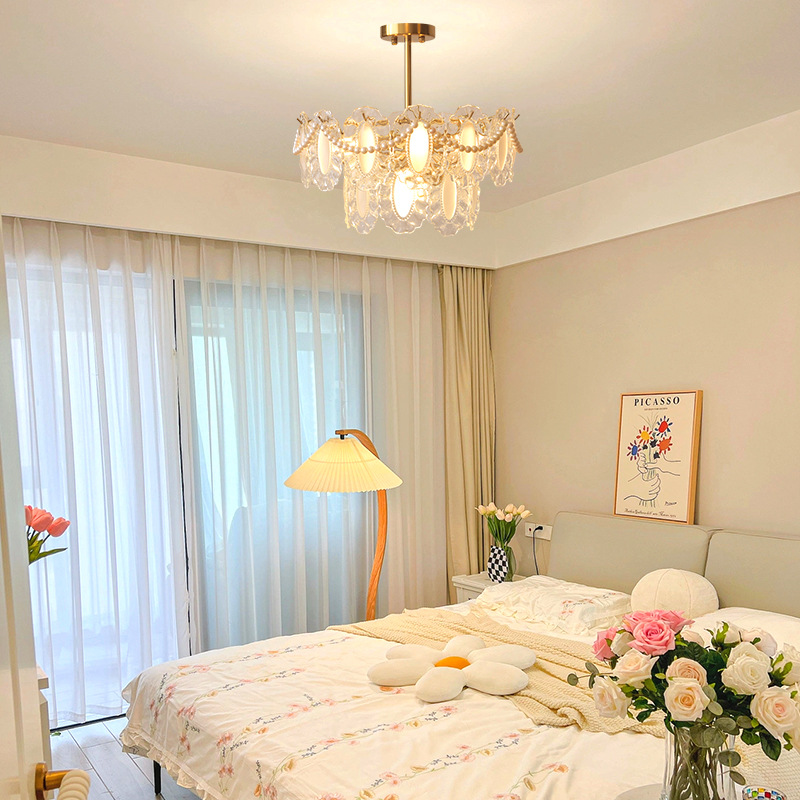 Lámpara de araña de la sala de estar Luz francesa lámpara principal de lujo moderno minimalista Red Cristal rojo creativo cálido romántico dormitorio lámparas