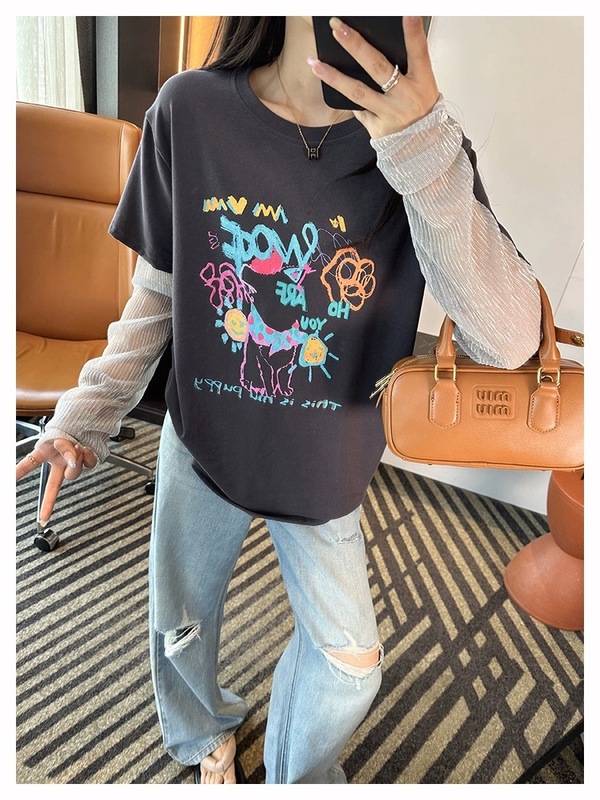 ストリート神Tシャツ～！ファッショナブルな偽ツーピースブライトシルクTシャツ女性の夏の落書きルーズラウンドネック日焼け止め長袖トップ|undefined