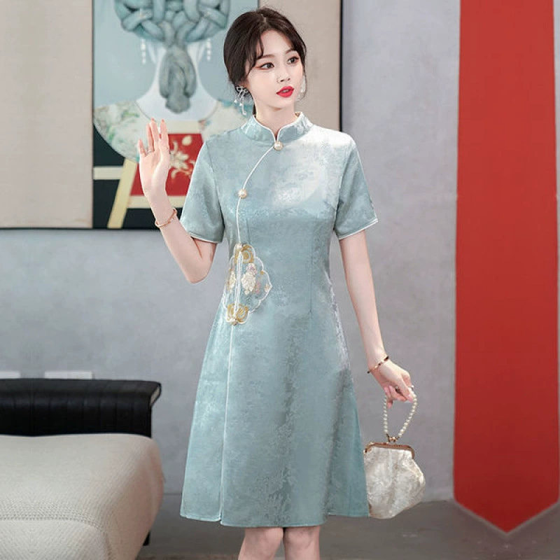 Элегантное улучшенное платье-чонсам с коротким рукавом для женщин, лето 2025, новый стиль, элегантное ретро-платье для похудения больших размеров.