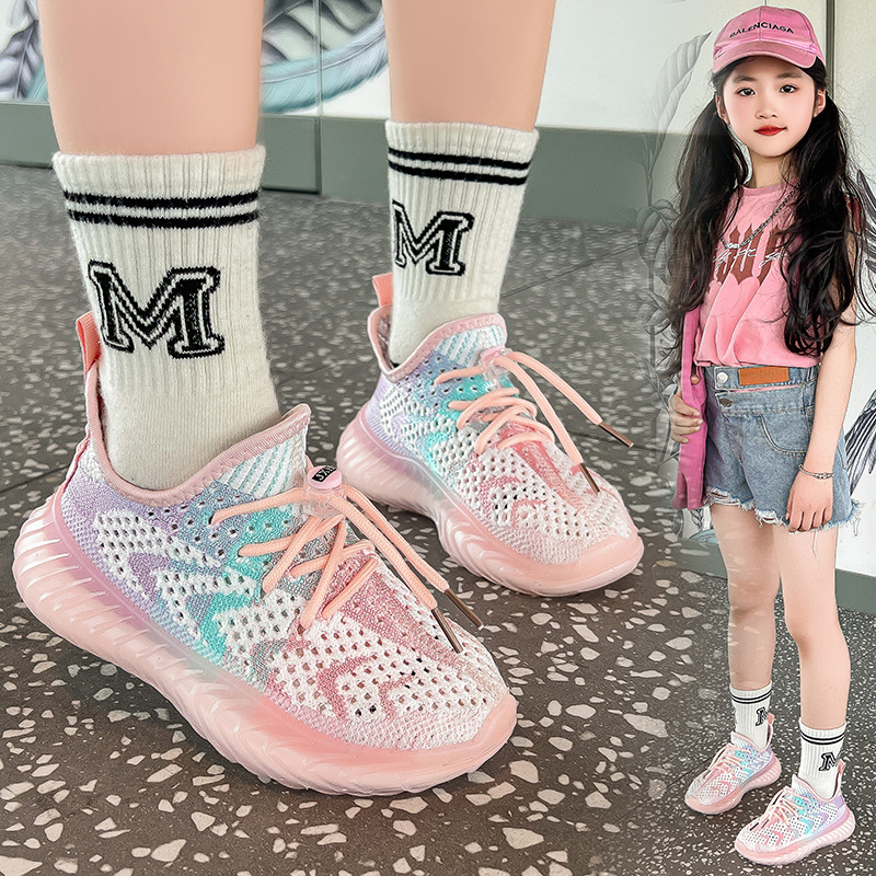 Zapatillas para niños 2025 nuevos zapatos de coco transpirables de tejido volador de verano para niños de mediana edad