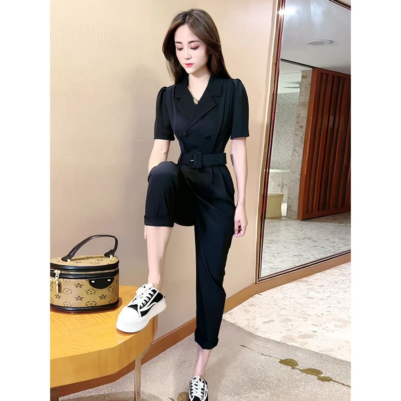 Trendy Influencer-Style Jumpsuit Summer 2026 New Fashion Slim-Fit Slimming Suit Collar Cropped Jumpsuit for Women Trendy Influencer-Style Jumpsuit Summer 2026 New Fashion Slim-Fit Slimming Suit Collar Cropped Jumpsuit for Women