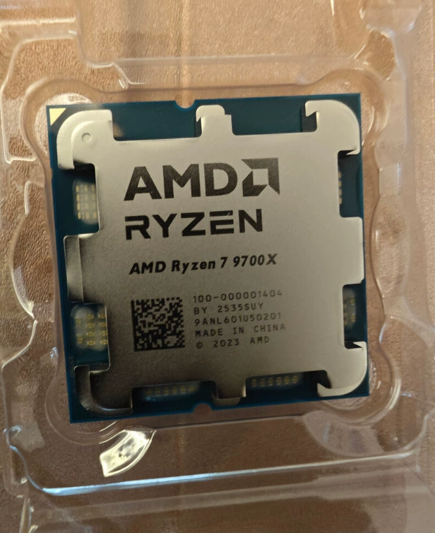 รองรับ CPU AMD Ryzen 7 9700X (R7) แบบกล่อง