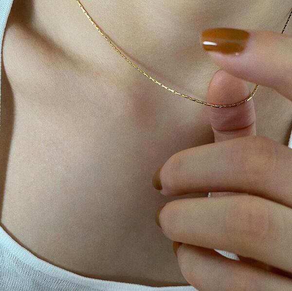 light and thin minimalistic fashionable golden necklace stainless…