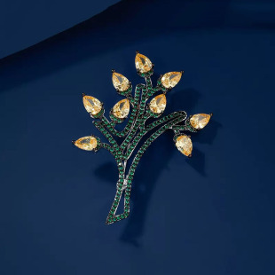 Korean style temperament crystal brooch, high-end women's delicate green plant corsage, niche design, anti-exposure brooch, trendy