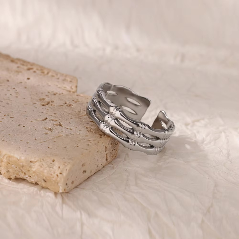 8g Weight 0.03µm-0.05µm Gold Plating Thickness PVD Coated Gold Plating Process Real Gold Plated Plating Material Stone-Free Inlay Material Open Rings Classification 1 Piece Quantity Casual, Daily Occasion 304 Stainless Steel Material Solid Color, Lines Pattern All Seasons Season Unisex Gender Simple Style, IG Style Style Waterproof Non Tarnish, Plating Craft Gold, Silver Color PVD Coated Real Gold Plated 18K Gold Solid Color Lines Titanium Steel Simple Style IG Style Waterproof Non Tarnish Open Rings 18