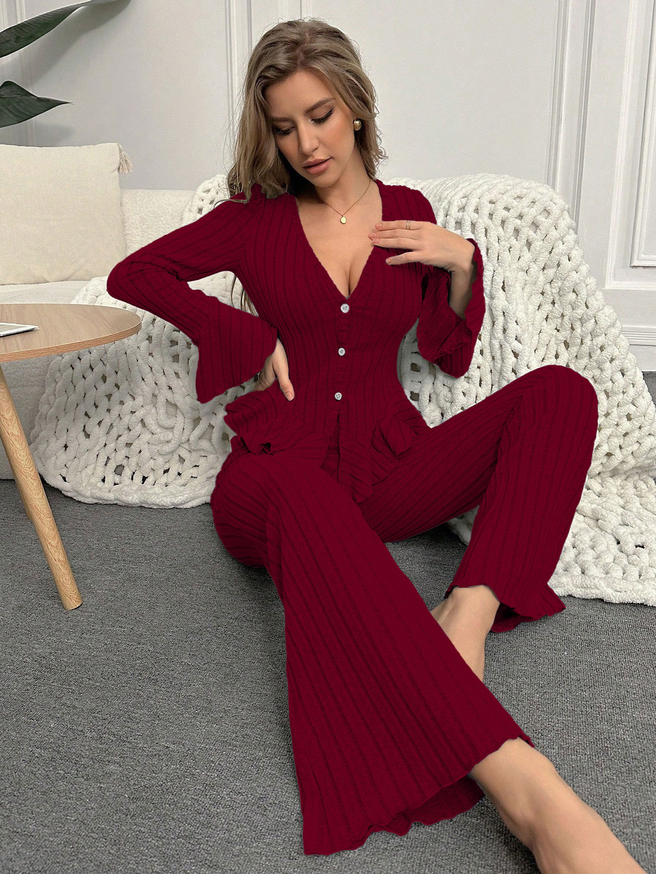 Otoño y invierno nuevos productos europeos y americanos damas cardigan de cuello en V con cuerno de manga larga pantalones largos pijamas set de ropa para el hogar