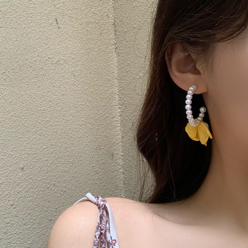Fashion C-shaped Tassel Yellow Fabric Petal Earrings Wholesale Nihaojewelry display picture 10