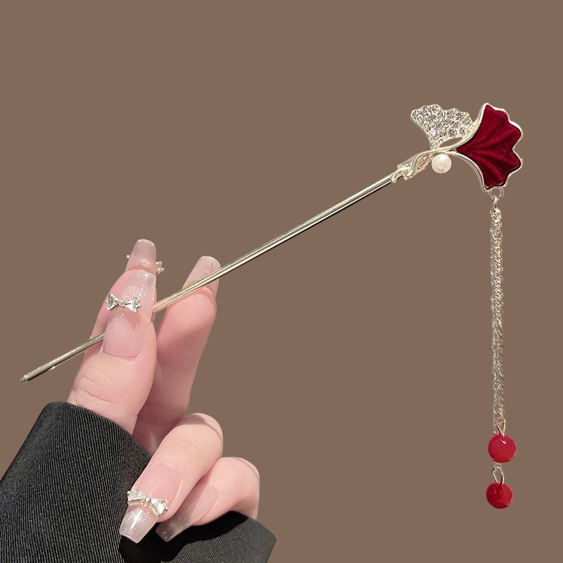Golden Chinese hairpin with tassels