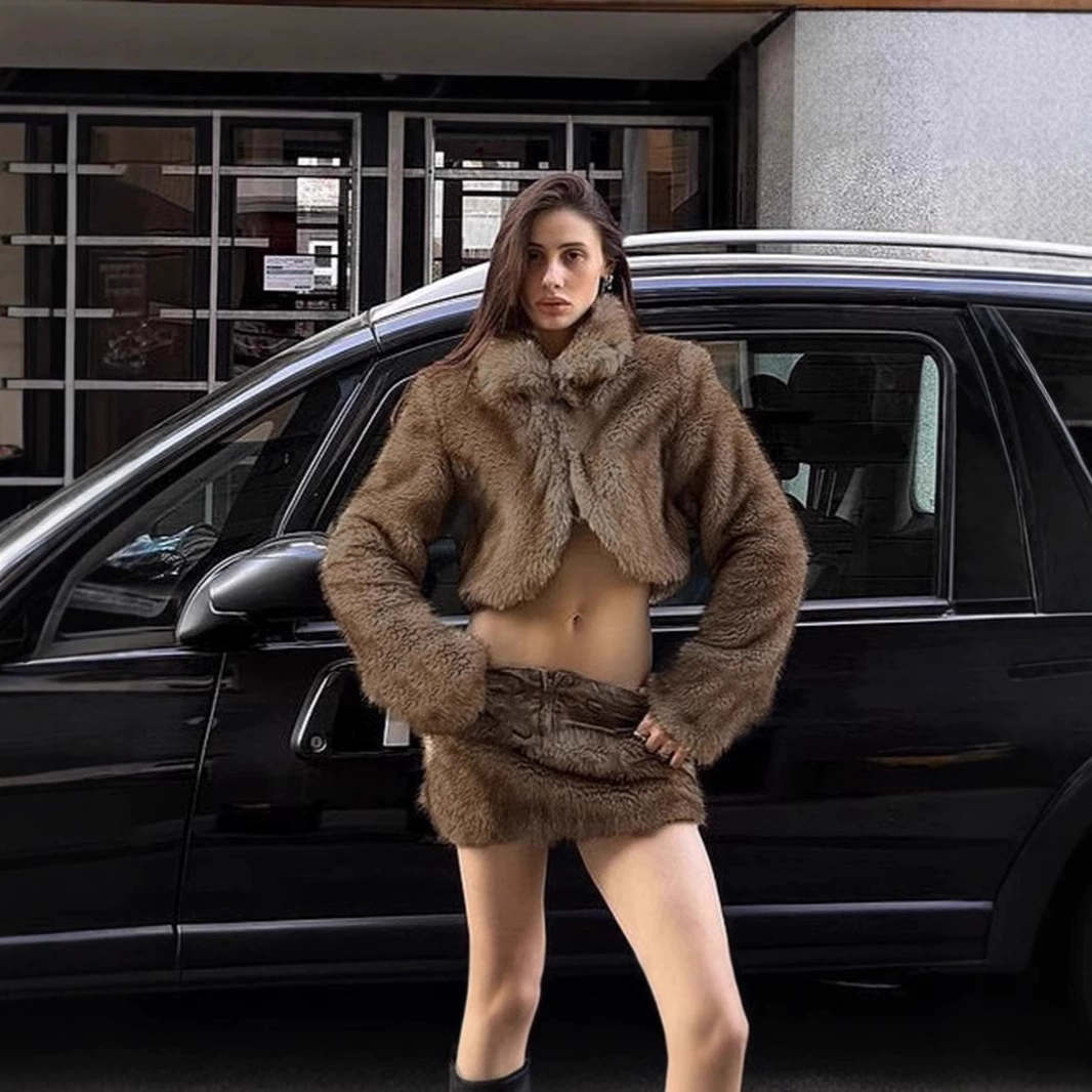 Европейский и американский трансграничный 2025 Новый осенний и зимний новый горячий девушка ретро короткая шерстяная куртка юбка бюстная лисья шерсть набор из двух частей