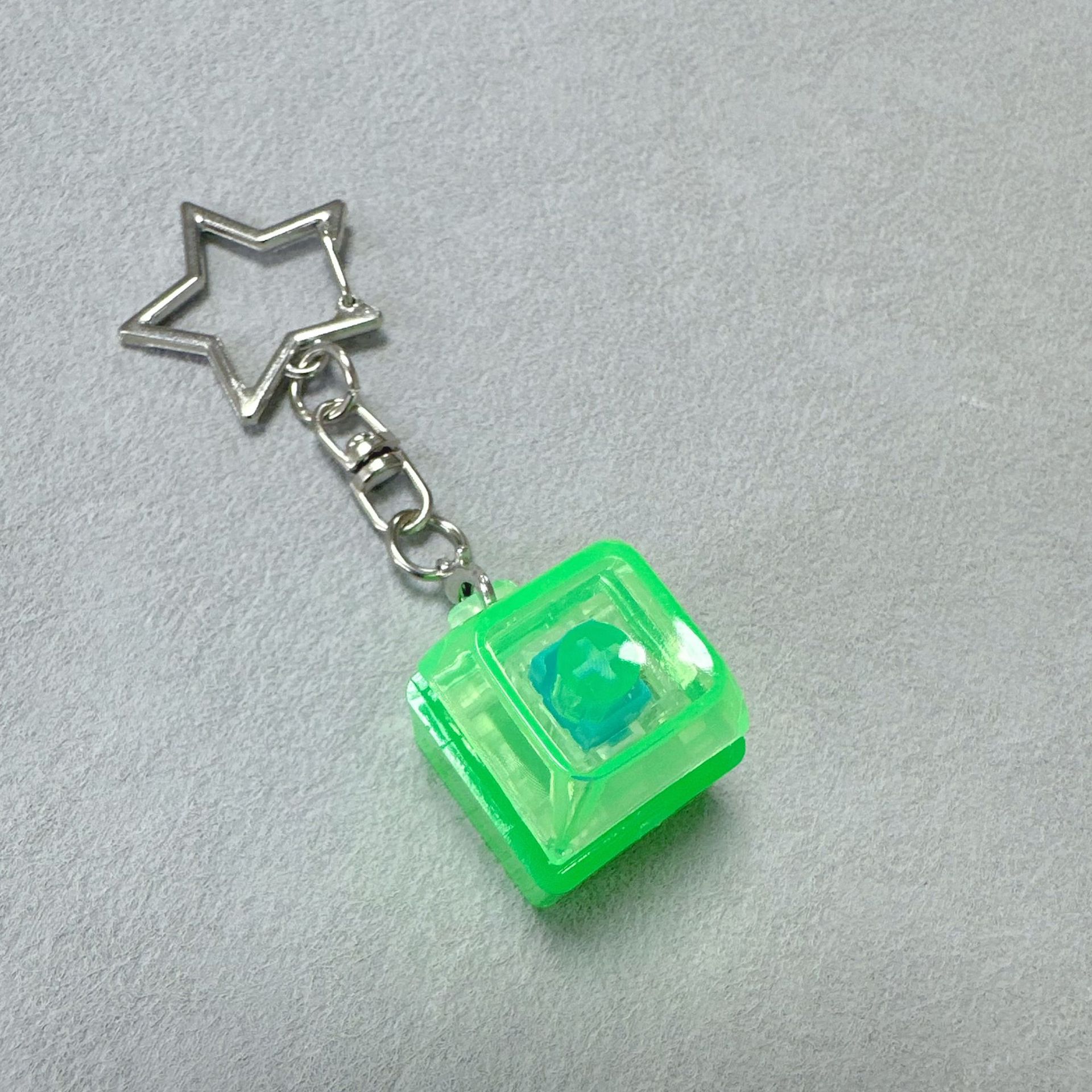 Pc single button-fluorescent green-silver star chain