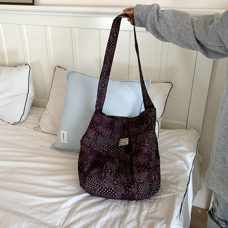 Anacardos rojos oscuros