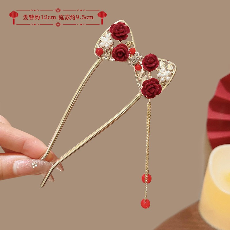 Bow tie, golden Chinese hairpin