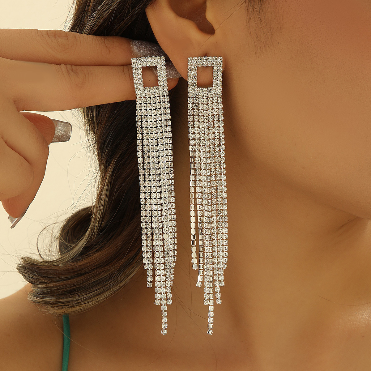 패션 패션 신부 귀걸이 라인스톤 술 귀걸이 하이 엔드 웨딩 연회 보석 긴 다이아몬드 체인 귀걸이 여성