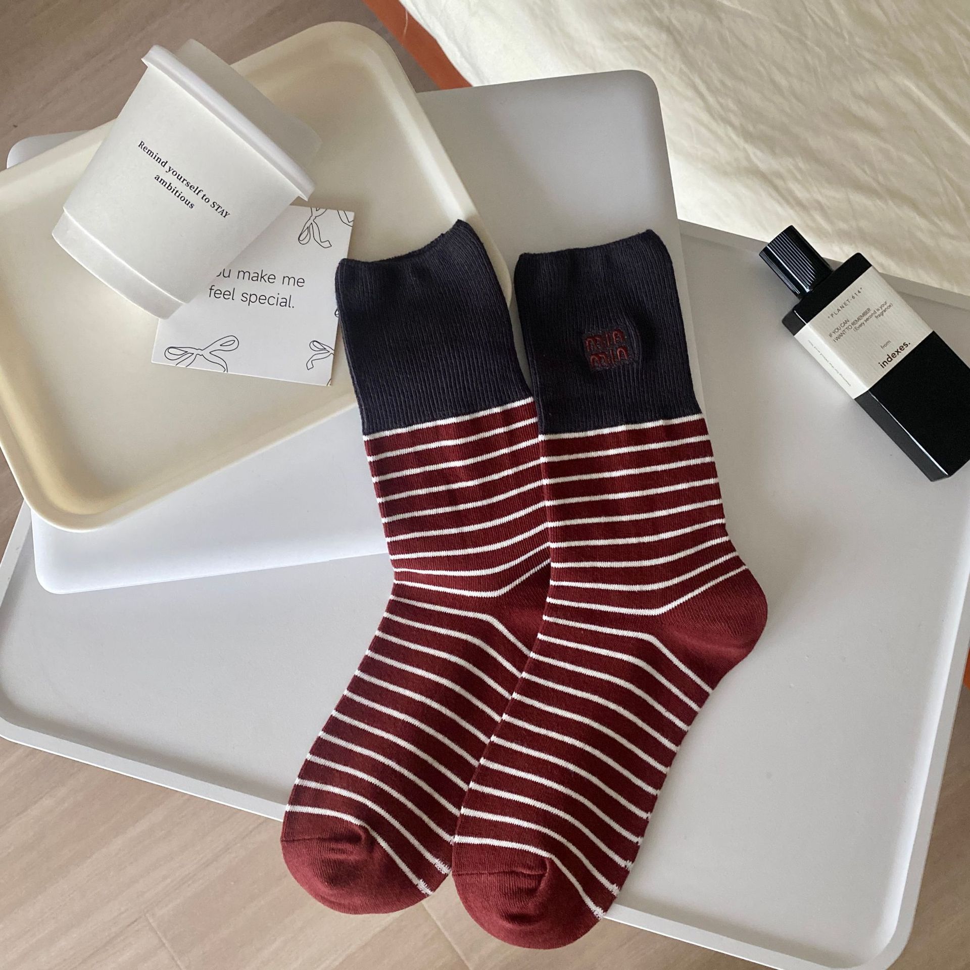 Luokou 다크 그레이 앙고라 레드