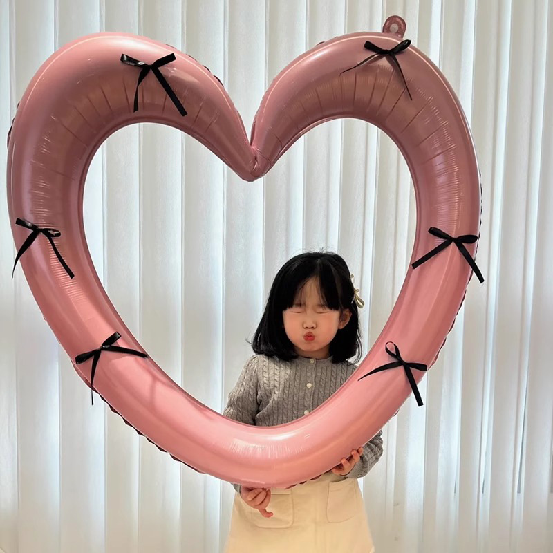 Cornice portafoto a forma di cuore con fiocco decorativo, palloncini in lamina di alluminio traforati per decorazioni di compleanno, feste per bambini e accessori fotografici._voghion.com