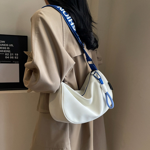 Waterproof Oxford Cloth Dumpling Bag Women's Large Capacity Crossbody Bag Women's Unique New Style Versatile Casual Sports Style Shoulder Bag