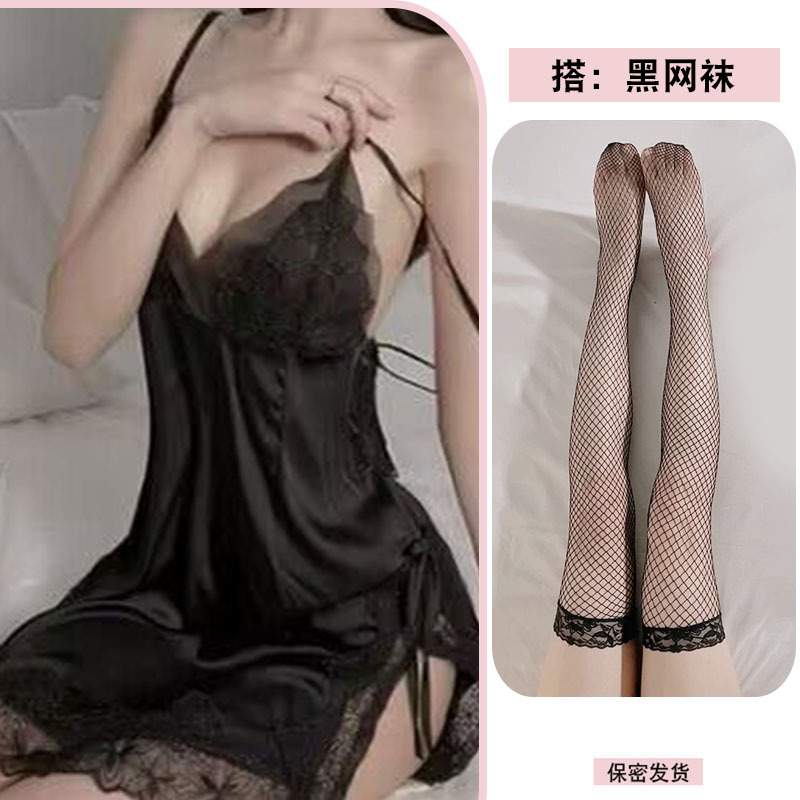 블랙 서스펜더 잠옷 + 블랙 망사 스타킹