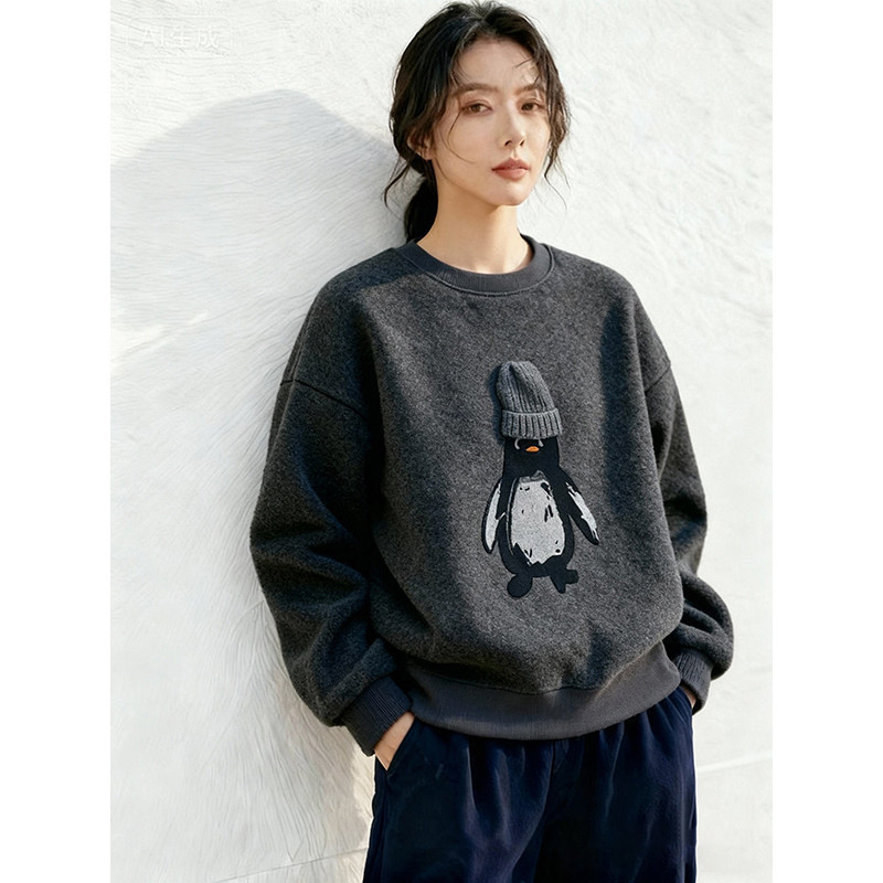 2026 New Style Loose and Lazy American Retro Style Fleece-Lined Thickened Dark Gray Penguin Print Round Neck Sweatshirt for Women Winter