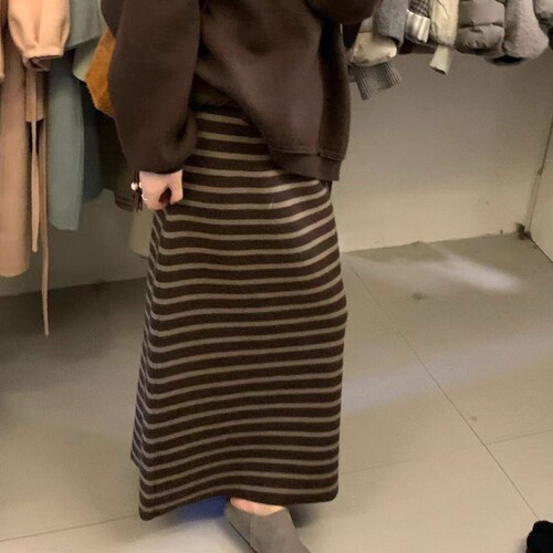 Grey Retro Striped Knit A-line Skirt for Women - Winter Korean Style Medium Length Skirt for a Slimming and Versatile Look