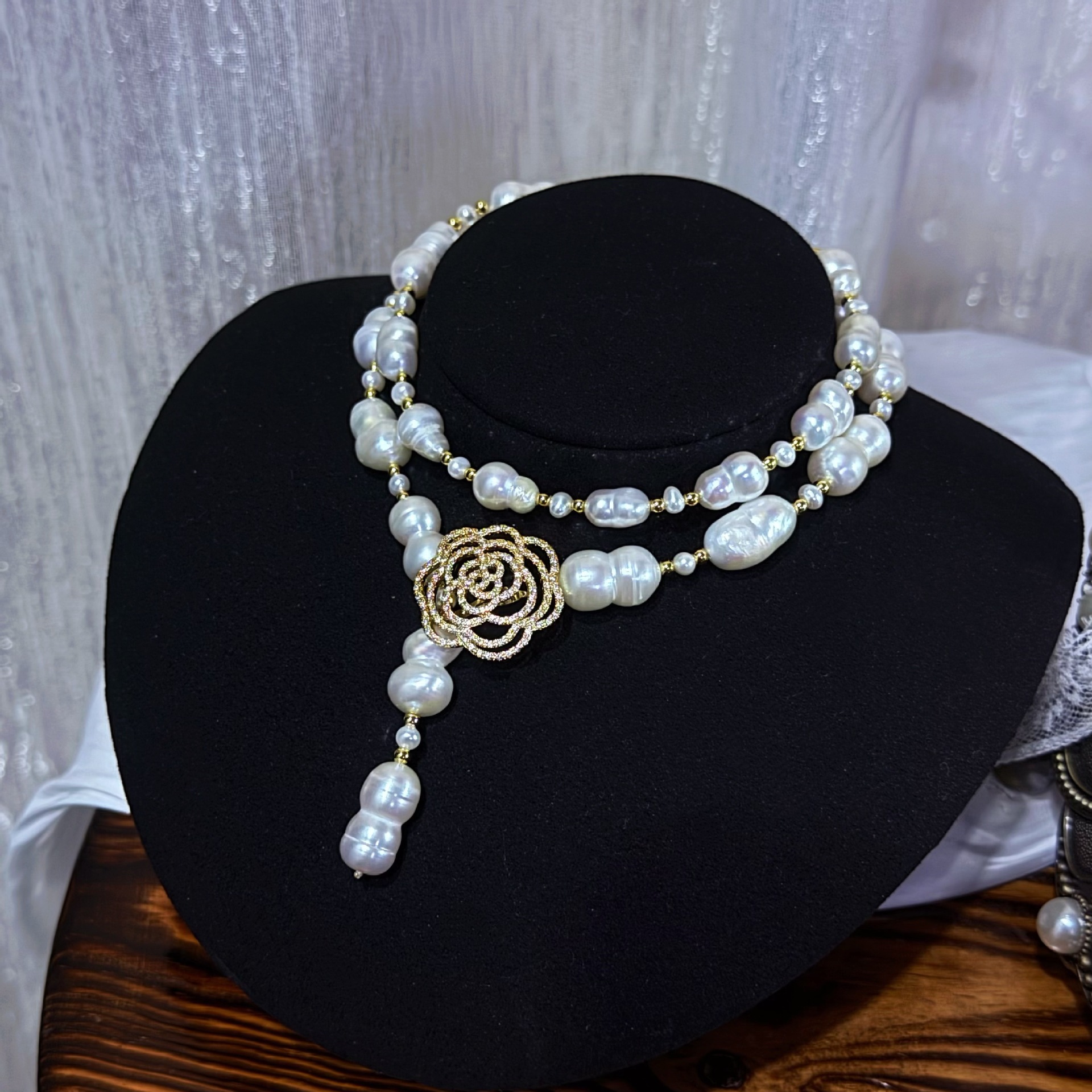 ��Ȼ��«״����˵�ˮ����ë����һ�����軨�۳�����������װ