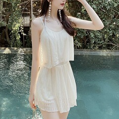 水着の女性2025年の新型の保守的な夏は腹を遮って痩せています。