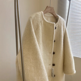 灰色马海毛大衣Light Grey Fur Coat