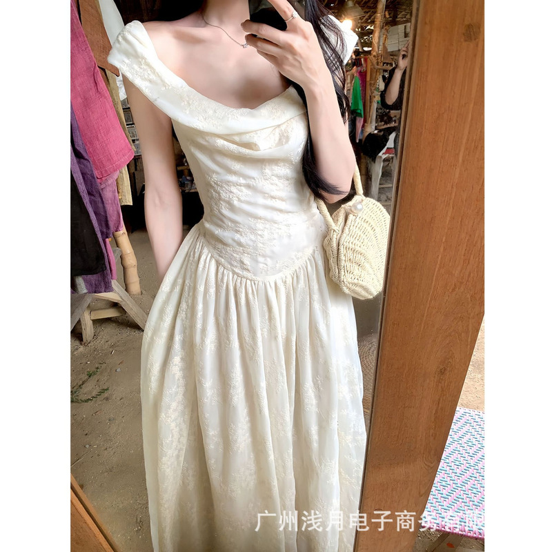 A Sweet Peach-Colored Victorian-Style Spaghetti Strap Dress for Women, a Beautiful French-Style Mini Dress for Summer A Sweet Peach-Colored Victorian-Style Spaghetti Strap Dress for Women, a Beautiful French-Style Mini Dress for Summer