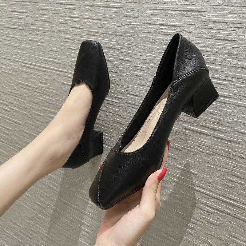 2022 primavera nuevos zapatos de tacón grueso coreano de tacón medio profesional de un pie de viaje zapatos de cuero de cabeza cuadrada zapatos de tacón alto