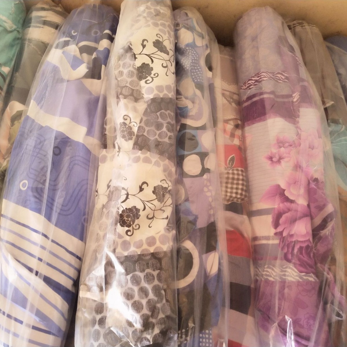 厂家批发涤纶春亚纺磨毛布印花面料平纹桃皮绒家纺四件套床品布料