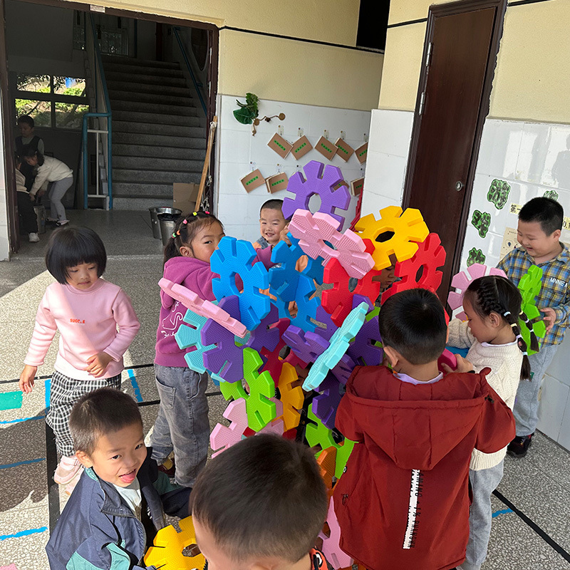Juguetes de construcción al aire libre grandes flocos de nieve Juguetes de puzzle Juguetes de jardín de infantes Juguetes de puzzle Juguetes de puzzle Juguetes de construcción grandes Bloques de construcción grandes Materiales grandes