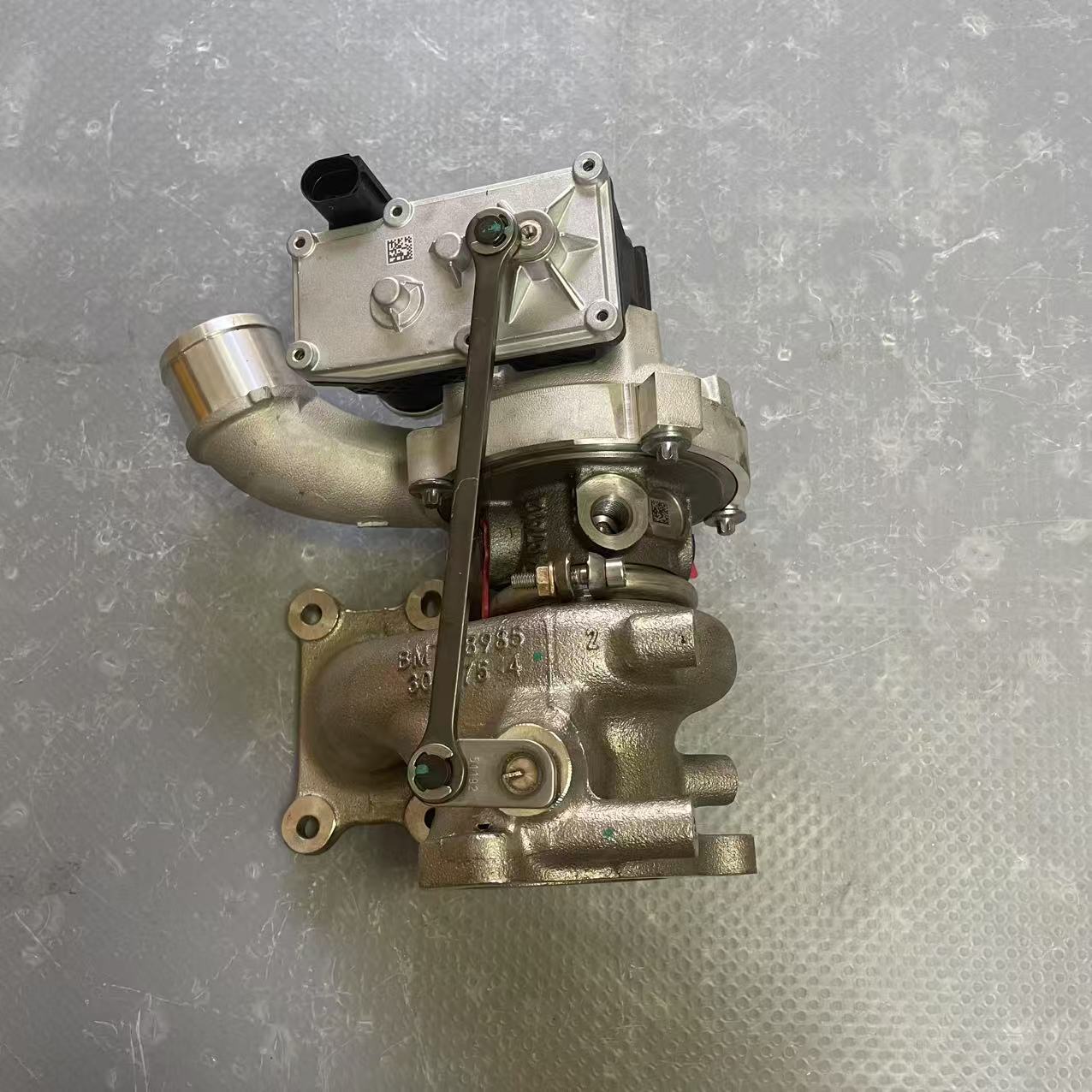 Suitable for Chery Tiggo 2.0t Turbocharger F4J20-1118010Ab 40007717 Auto Parts