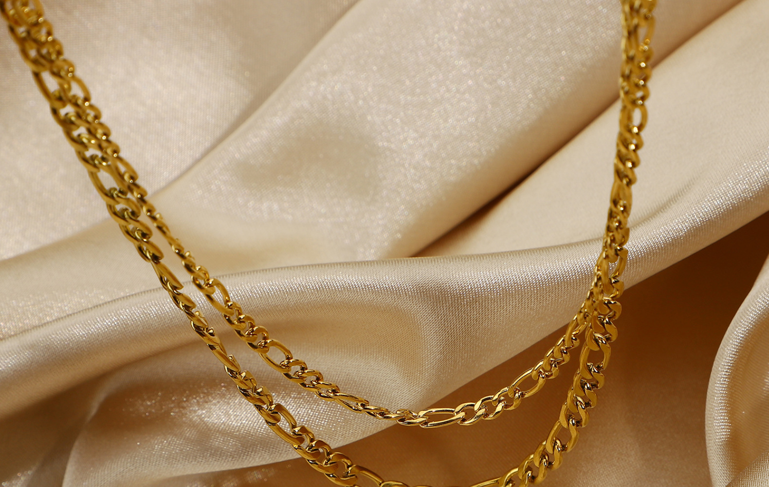 Collar Sencillo De Acero Inoxidable Chapado En Oro De 18 Quilates De Dos Capas display picture 5