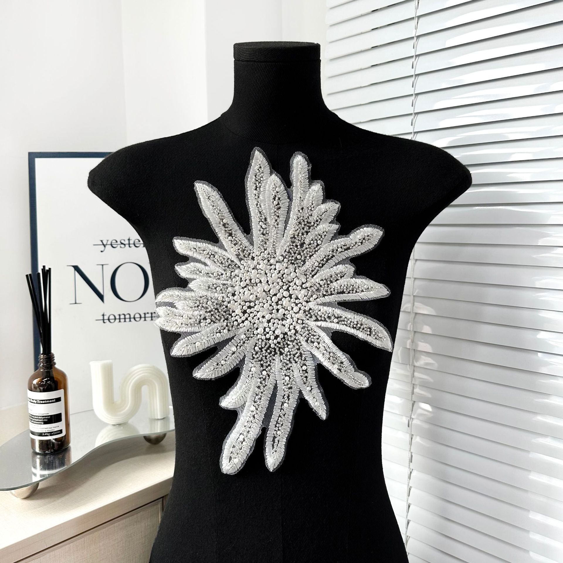 Exquisitas lentejuelas de perlas, pegatinas de tela bordadas, trajes de vestir, trajes de baño, vestidos, abrigos, accesorios decorativos