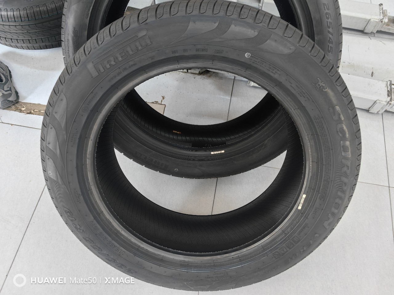 Pirelli 235/55R 19 101V run-flat tires Mercedes-Benz original