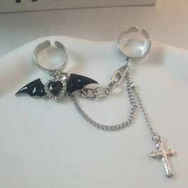 黑色甜酷十字架小众设计辣妹亚文化暗黑系翅膀戒指高级感女饰品