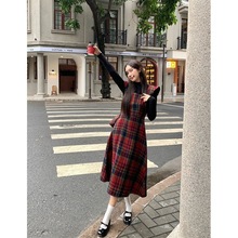 小飞袖毛呢连衣裙女秋冬新款复古收腰显瘦中长款方领气质裙子