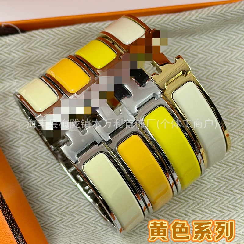 高版爱家V金H扣字母手镯珐琅彩猪鼻子时尚百搭黑武士手环厂家批发|undefined