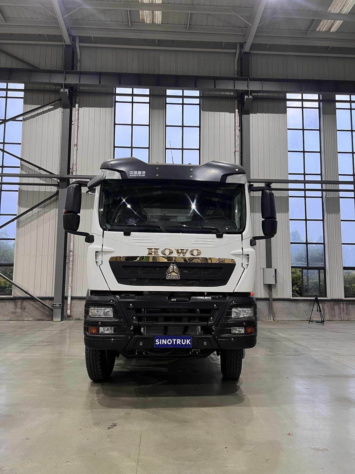 Howo Tx6×4 Dump Truck, 10-Wheel Dump Truck, Direct Supply from the Manufacturer, Large Mining Vehicle