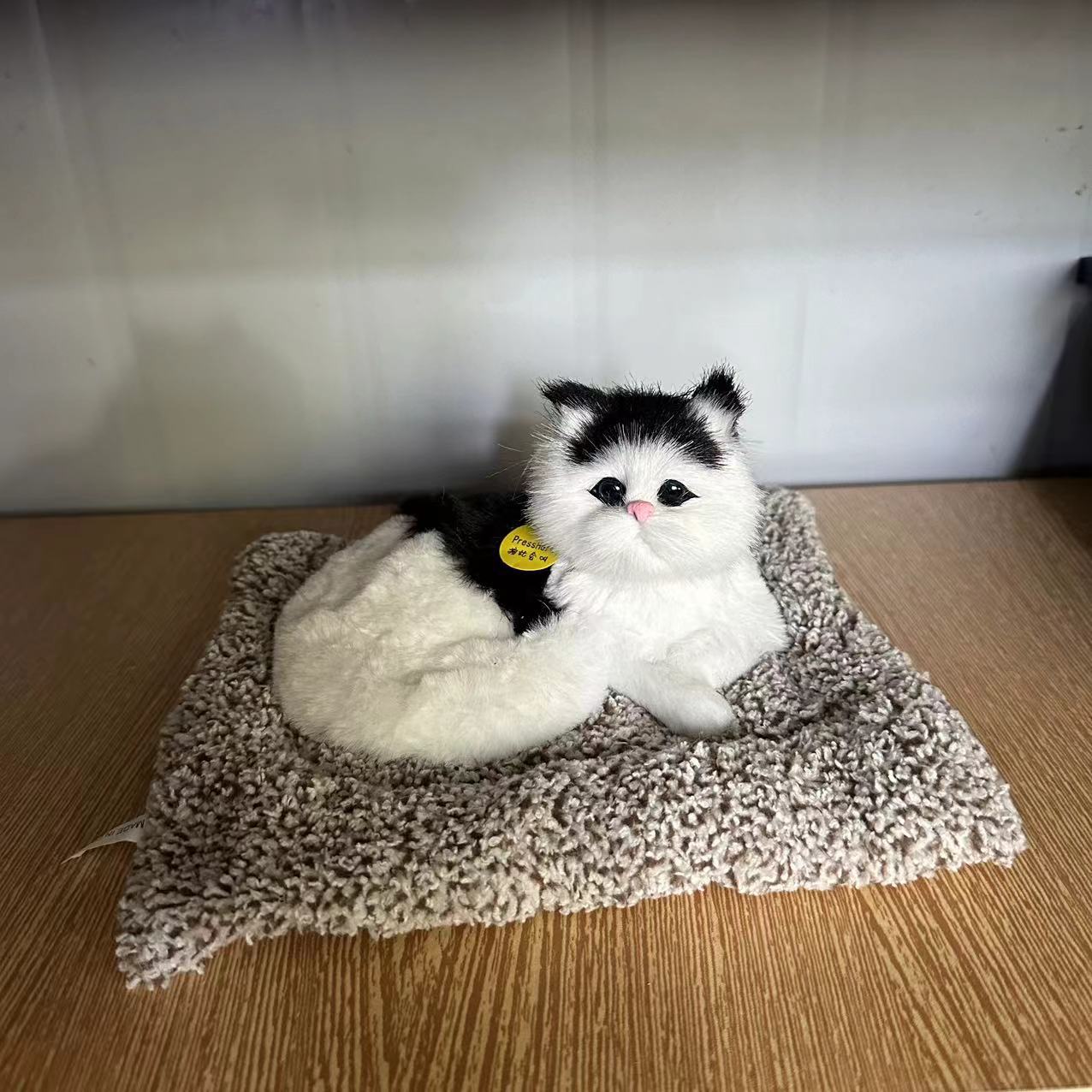 Fábrica de cabello recto imitación de carbón de bambú adornos de automóviles ojos abiertos adornos de interiores familiares para enviar regalos de aire purificado