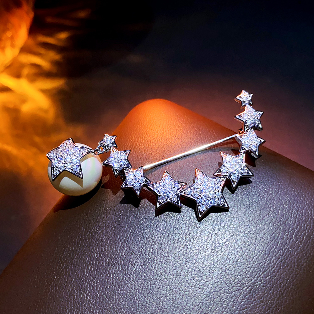 Cross-Border Popular Heavy-Duty Zircon Pearl Pendant Crescent Meteor Brooch Light Luxury Fashion High-End Clothing Accessories Batch