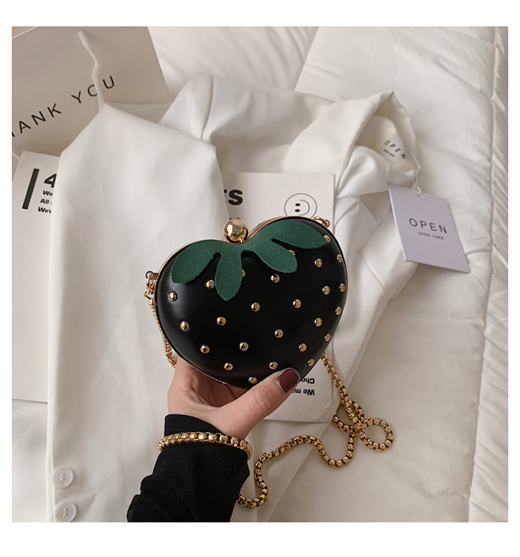 Women's Medium Pu Leather Strawberry Cute Heart-shaped Lock Clasp Crossbody Bag display picture 10