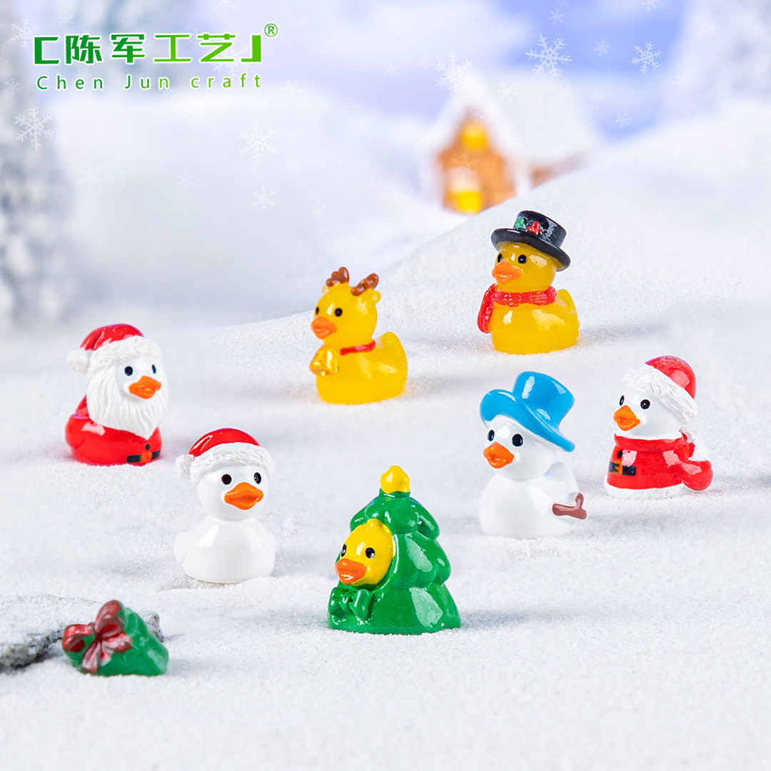 Cute Christmas Little Yellow Duck Doll, Cute Snow Landscaping DIY Decoration Hanging Accessories Micro Landscape Small Ornaments