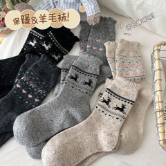 ウールの愛の靴下の子供の中の筒の靴下の秋冬の金の厚いベルベットの保温のカシミヤのかわいい鹿のクリスマスのストッキング