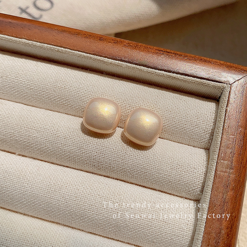 Pendientes de circón súper flash de alta calidad con aguja de plata 925 Pendientes de estilo explosivo de temperamento exquisito de lujo ligero femenino Pendientes de primavera y verano al por mayor