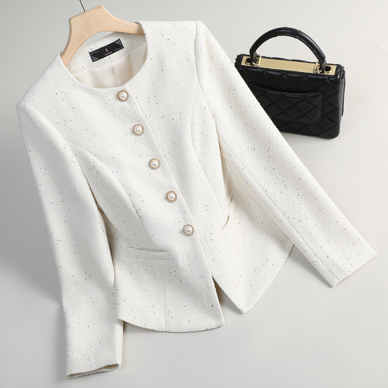 Short Chanel-Style Jacket for Autumn and Winter, New Model for Petite Women, Elegant White Blazer, High-End Slim-Fit Women's Top Short Chanel-Style Jacket for Autumn and Winter, New Model for Petite Women, Elegant White Blazer, High-End Slim-Fit Women's Top